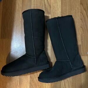 Women’s 8 Classic Black Ugg Boots